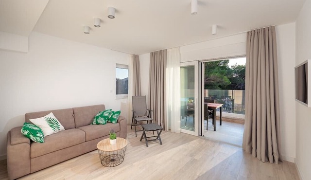 Villa 01 - Apartment 3 (4 + 2 1st floor) in Promajna