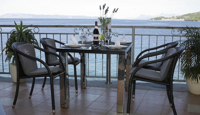 Beach Hotel in Podgora