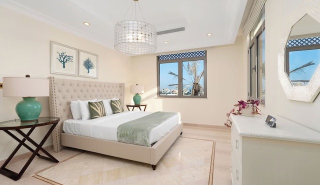 Maison Privee - Exclusive Villa w/Private Pool, Garden and Beach in Dubai