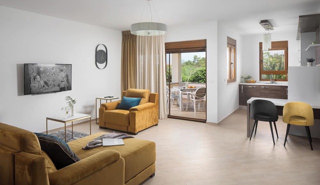 Malibu Grand Royale – Luxury Group Villa