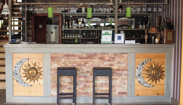 Cozy Hostel at the Danube river10 min to downtown Belgrade in the park USCE in New Belgrade