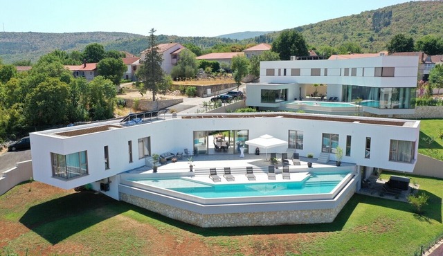 Luxury Villa Red with a pool in Zmijavci