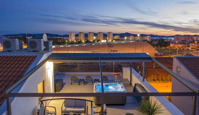 Luxury Majpruz Suites I
