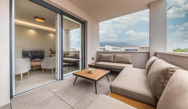 3 bedroom beach front apartment in Kastel Novi in Kastel Novi