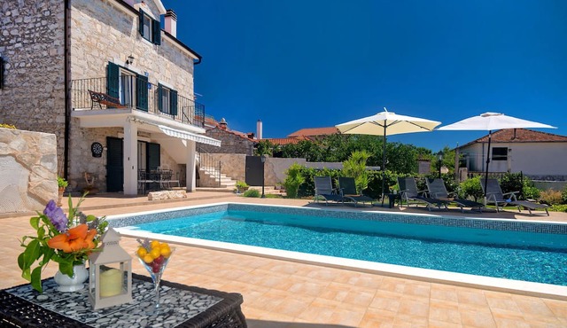 Modern Villa in Grohote with Pool in Donje Selo