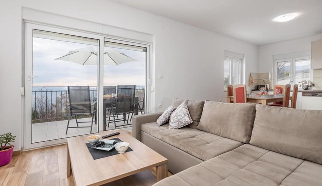 Awesome apartment in Bregi with house sea view in Bregi