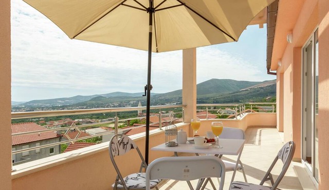 Modern Stay in Kaštel Stari in Kastel Stari