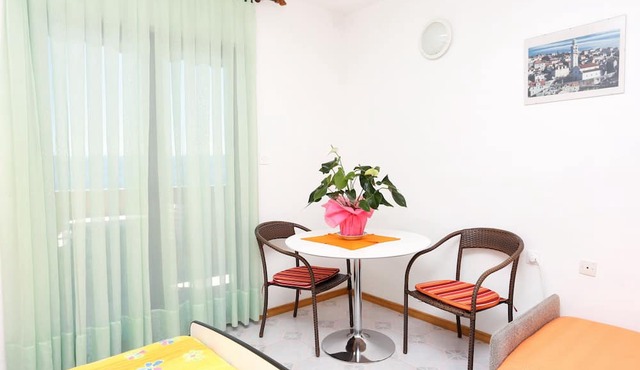 Studio flat with balcony and sea view Marušići, Omiš (AS-1024-a)