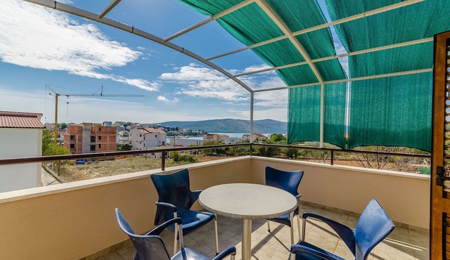 Apartments Milivoj (34421-A3) - Seget Vranjica