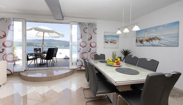 Cozy apartment in Trogir with sauna
