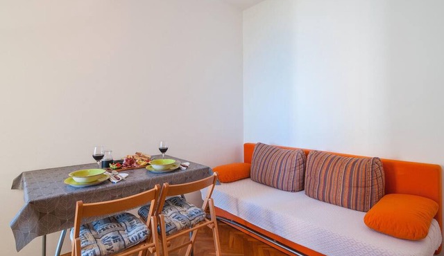 Awesome apartment in Podstrana with WiFi