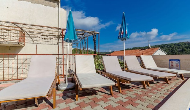 Apartments Vlado (46661-A1) - Okrug Gornji (Ciovo)