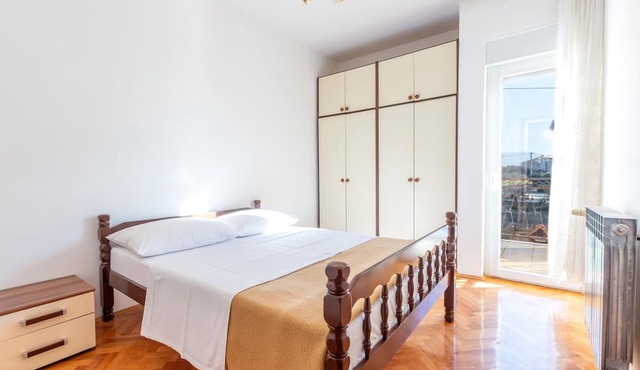 3 bedroom awesome apartment in Kastel Luksic in Kastel Luksic