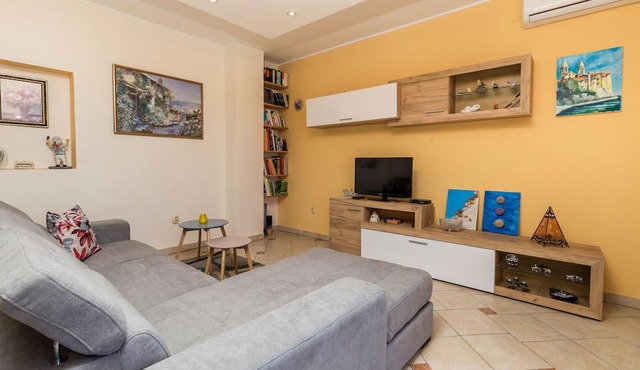 Cozy apartment in Viskovo with WiFi