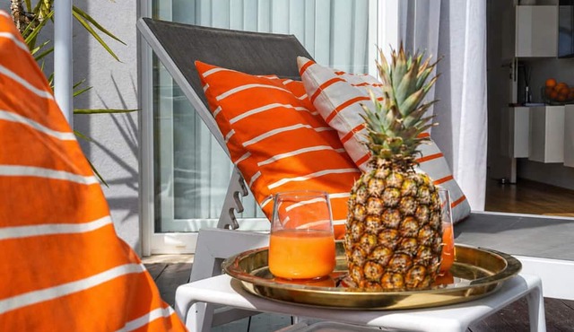Deluxe beach suite with hot tub, 2 minutes away from the beach in Split