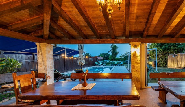 LAST MINUTE -50% exclusive new luxury villa with heated pool