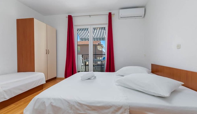 Studio flat with balcony and sea view Živogošće - Blato, Makarska (AS-25312-a)