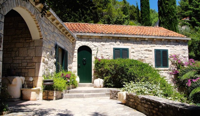 Villa 'Klematis' with Sea View, Private Pool and Wi-Fi in Vela Luka