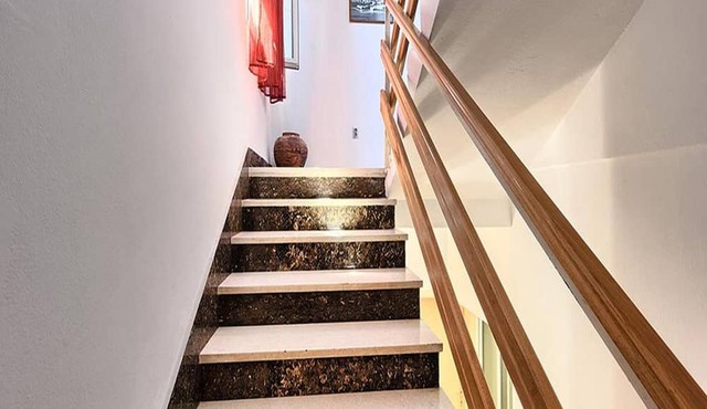 Apartment Lucija - Three Bedroom Apartment with Balcony in Kastel Luksic