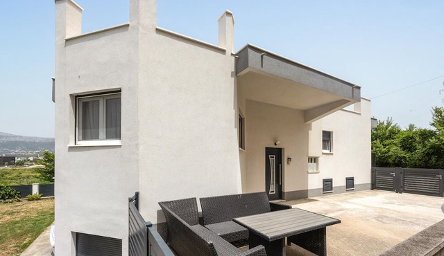 Beautiful apartment in Split with WiFi