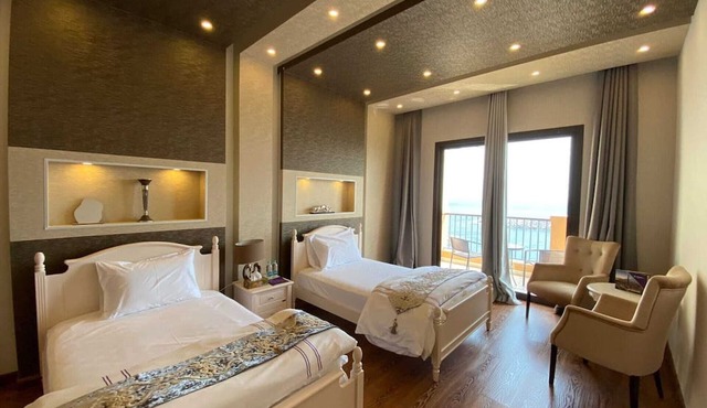 Dream Inn - 2BR Apartment with Sea View in Fujairah in Fujairah