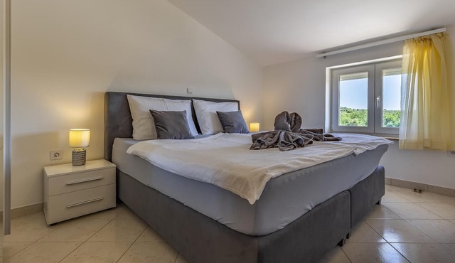 Apartments with Shared Pool Rocco 1