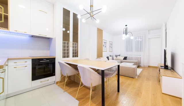 White lux apartment+garage in Sarajevo