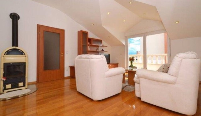 Bright Kaštela Apartment with Balcony and Private Parking - Two Bedroom Apartment