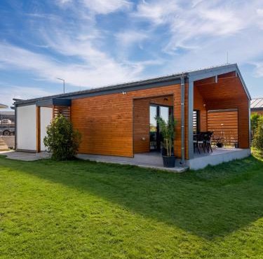 Sol 2 Lake House Snagov - 30 Mins to Bucharest - Slow Living in Vlădiceasca