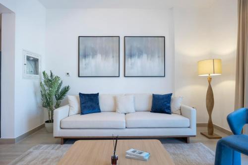 Bloomfields 1BR in Water's Edge B8 - Yas Island in Sabkhah