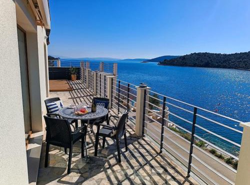 Luxurious Villa Altum Vinišće in sunny Dalmatia