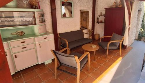 Charming Villa in Jezera with Private Pool