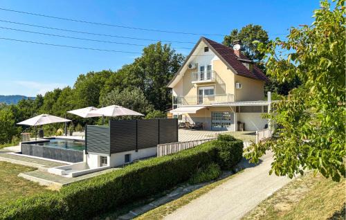 Amazing Home In Novi Marof - Kljuc With Sauna in Možđenec