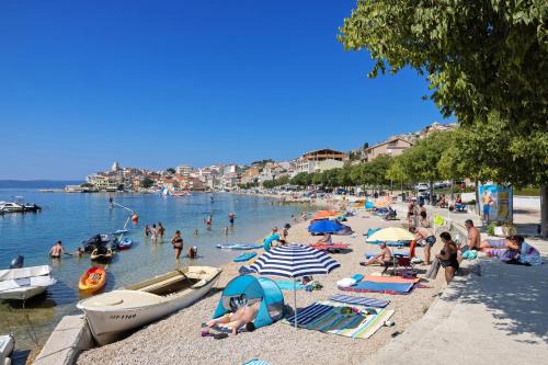 Apartments by the sea Igrane, Makarska - 21577