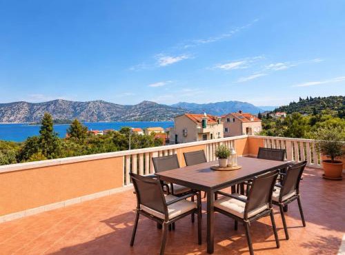 Seaside apartments with a swimming pool Kneza, Korcula - 9269 in Račišće