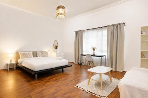 Spacious Room 2 Shared bathroom - The Villa Jumeirah in Dubai
