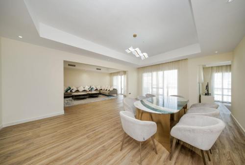 Luxurious 6-BHK Villa with Direct Beach -RAKvista in Ras al Khaimah