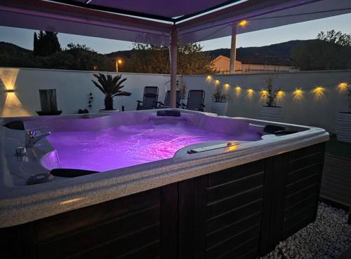 Estate - Villa Discovery in Ljubuški