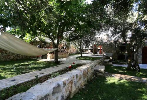 Robinson House with Pool & Seaview in Ždrelac