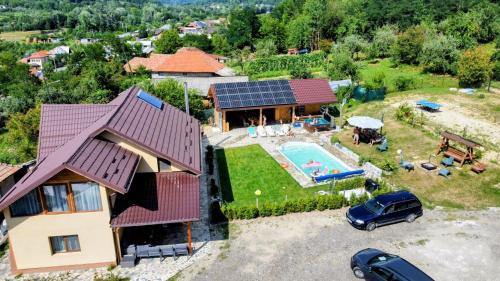 David House Piscina incalzita si jacuzzi in Pietrari