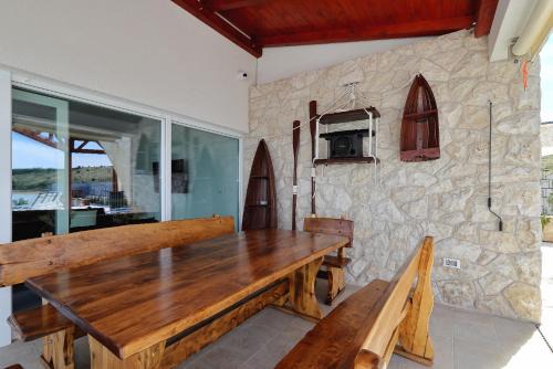 Villa Maritime - Exklusive Strandvilla mit beheiztem Pool, Grillhütte & Meerblick bei Zadar