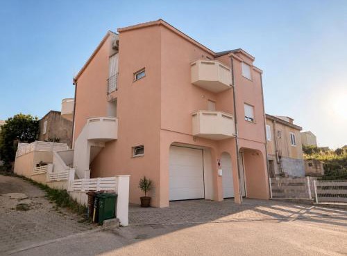 Villa Apricot