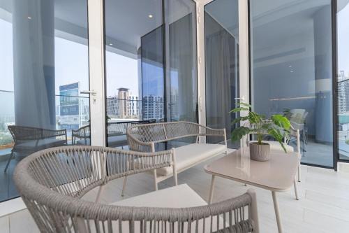 Elegant 1BR, Dubai Creek Views, Kasco Residences in Dubai