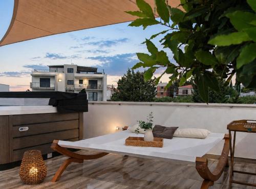 Mare Vista Rooftop Penthouse Sea View & Private Jacuzzi