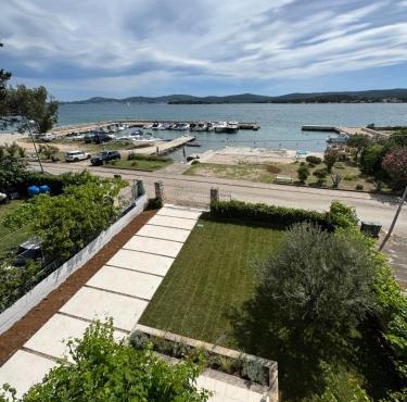 Seafront Apartments Villa Oliva with Private Boat Mooring
