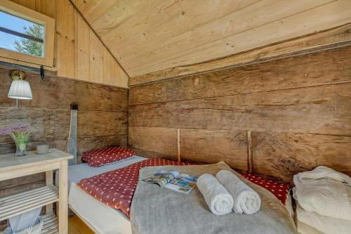 Luxury Glamping House Pia - Happy Rentals in Ivancna Gorica