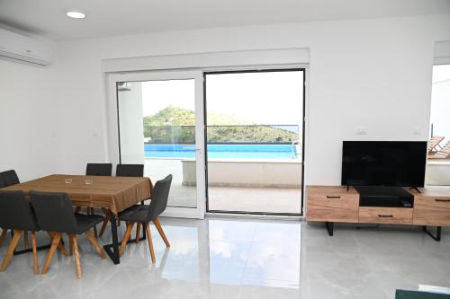 Villa Maletin - Private Oasis Above Dubrovnik in Ivanica