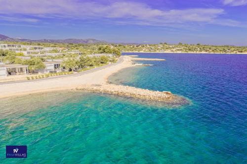 BUQEZ ECO RESORT - Beach Villa 28 - Directly by beach in Drage