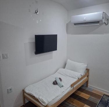 Family Private House w Garden & Gazebo 10 Guests in Sarajevo