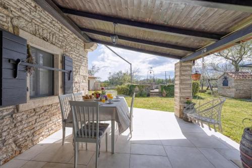 Villa Capadinka with Whirlpool - Happy Rentals